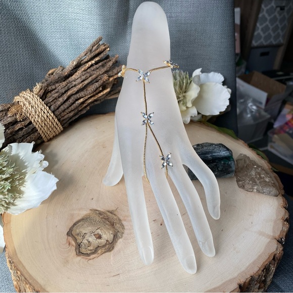 Fabulous Gold & Crystal Floral Slave Bracelet - Picture 4 of 11